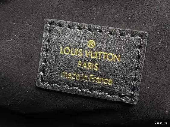 Canoe New Bag-14*20.5*14CM VUITTON LOUIS 0611